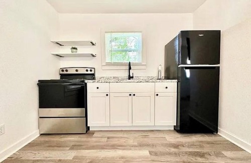 West Plains Apartment | Peaceful 1-bedroom duplex in West Plains