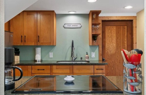 Washougal Apartment | Peaceful 1-bedroom waterfront apartment in Washougal perfect for relaxing.