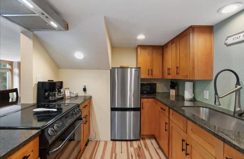 Washougal Apartment | Peaceful 1-bedroom waterfront apartment in Washougal perfect for relaxing.
