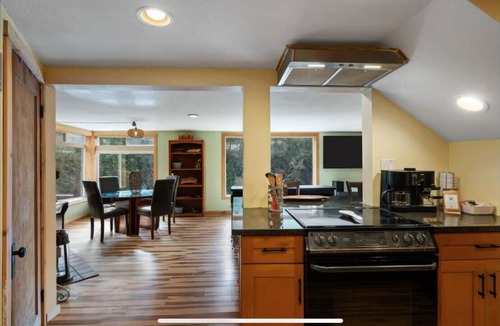 Washougal Apartment | Peaceful 1-bedroom waterfront apartment in Washougal perfect for relaxing.