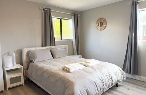 East Palo Alto Bed & Breakfast | Peaceful 1B1B Close to Meta and Stanford breakfast with AC in East Palo Alto