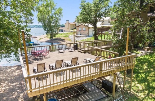 Afton House | Peaceful 2 acre Lakefront Home in Duck Creek w/Boat Dock, Game Room w/Wet Bar