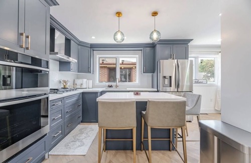 Brampton West House | Peaceful 2-bdrm Escape in a Prime Brampton Location