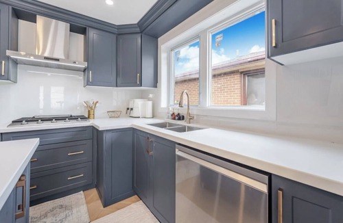 Brampton West House | Peaceful 2-bdrm Escape in a Prime Brampton Location