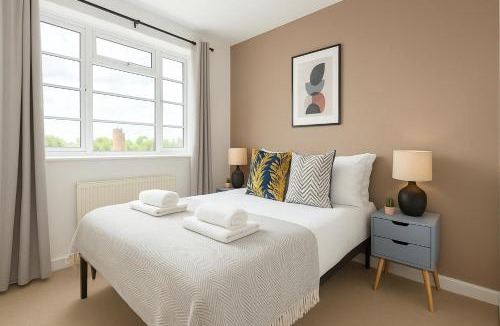 Ravenscourt Park Apartment | Peaceful 2 Bed Flat in Chiswick