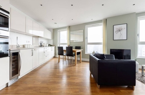 Highbury West Apartment | Peaceful 2 Bed Flat in Islington