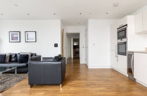 Highbury West Apartment | Peaceful 2 Bed Flat in Islington
