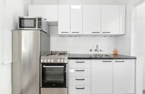 Bondi Junction House | Peaceful 2 bedroom with private backyard and BBQ