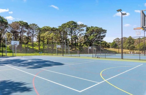 Bondi Junction House | Peaceful 2 bedroom with private backyard and BBQ