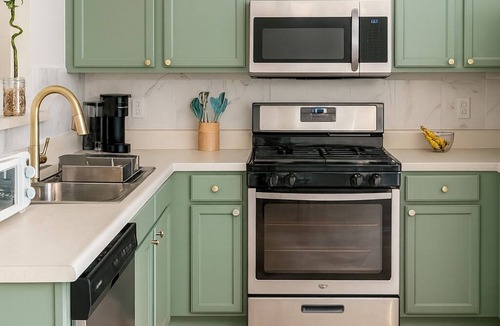 Lawrenceville House | Peaceful 2-bedroom townhome with AC in Lawrenceville