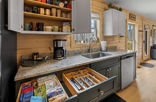Lake Lure Cabin | Peaceful 2-bedroom cabin with AC in charming Lake Lure