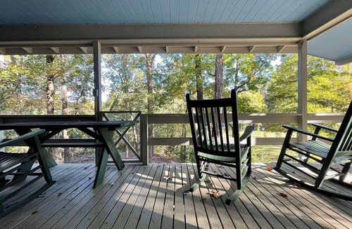 Zwolle Cabin | Peaceful 2-Bedroom Cabin with Full Kitchen, Pond View Porch & Outdoor Firepit