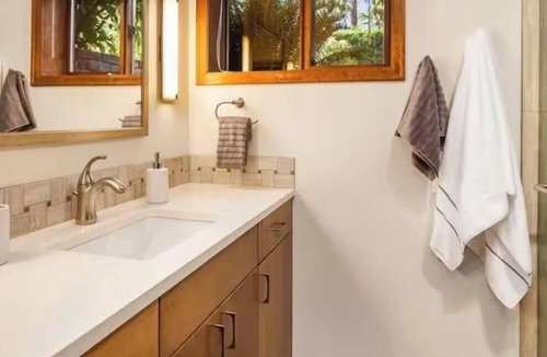 Bridle Trails Apartment | Peaceful 2-bedroom house in Bellevue perfect for relaxing stays
