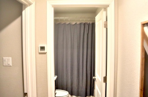 Georgetown House | Peaceful 2-bedroom private suite, w/trails, shops, rivers in safe upscale area