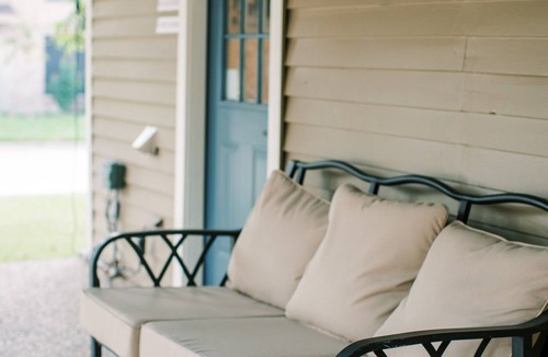Victoria Apartment | Peaceful 2-bedroom Retreat in charming Victoria Heights - Close to Downtown