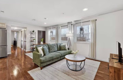 Market East Apartment | Peaceful 2-bedroom apartment - Walk Everywhere