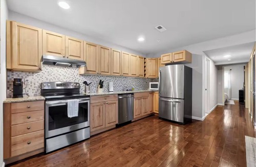 Market East Apartment | Peaceful 2-bedroom apartment - Walk Everywhere