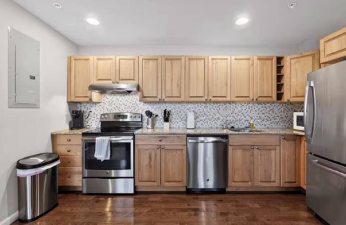Market East Apartment | Peaceful 2-bedroom apartment - Walk Everywhere