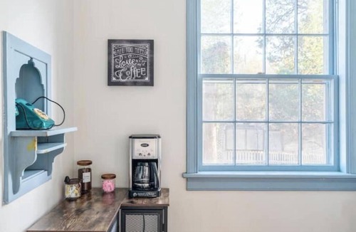 Glen Allen House | Peaceful 2 BR Unit with Large Fenced Backyard-Family & Pet Friendly