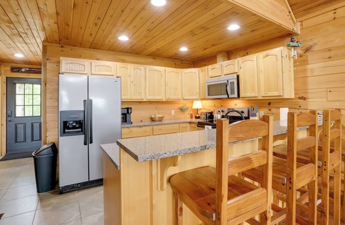 Van Buren Cabin | Peaceful 2-Cabin Property: 1 Mi to Current River!