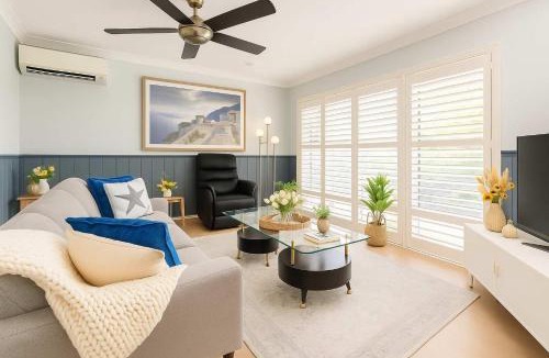 Ingleburn Villa | Peaceful 2BR Villa Shops & Parks Ingleburn