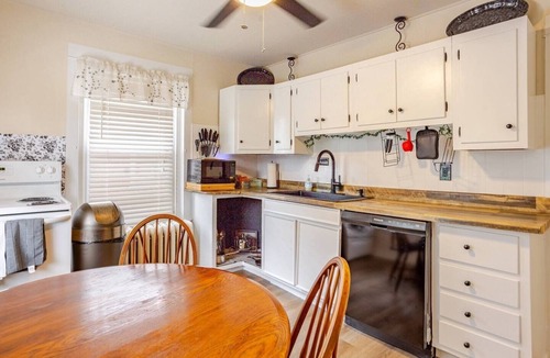 Shillington Apartment | Peaceful 2BR w/Zen Room