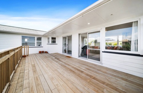 Maramarua Apartment | Peaceful 3-Bed Escape with Scenic Deck