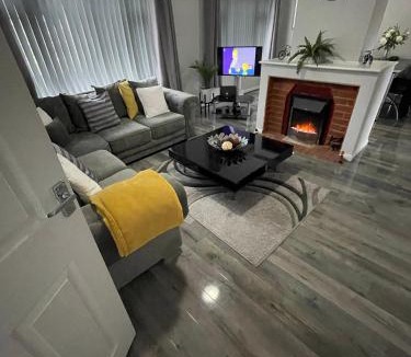 Vange Apartment | Peaceful 3 Bed Home