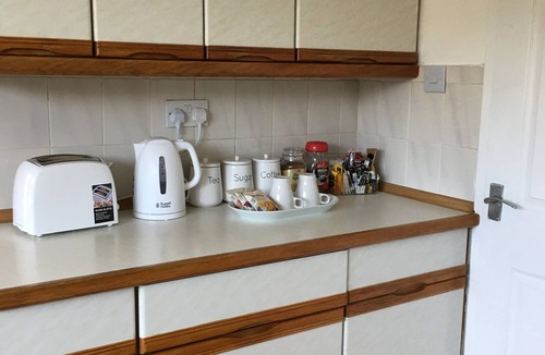 Vange House | Peaceful 3 bed House