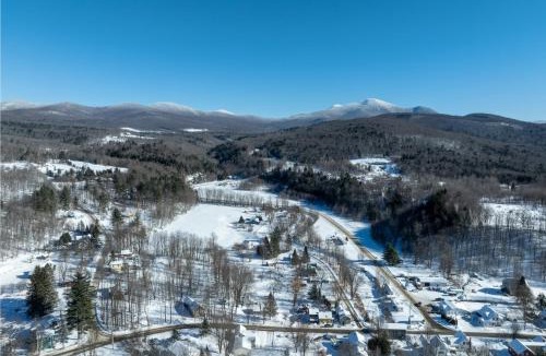 Richford House | Peaceful 3 bedroom cabin with 4 beds in charming Montgomery minutes to Jay Peak!