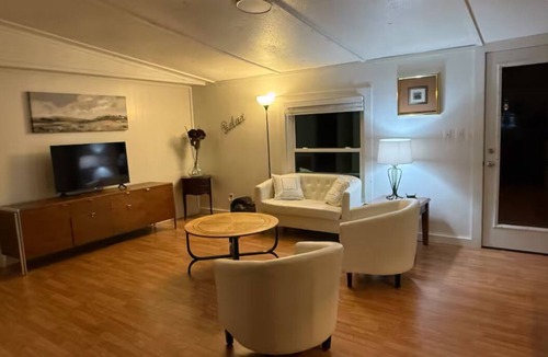 Leola Cottage | Peaceful 3-bedroom cottage. Enjoy the Silence.