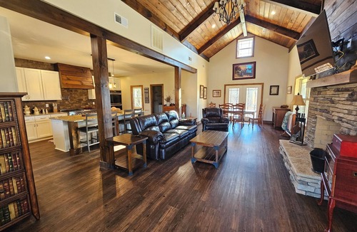 Dobson Other | Peaceful 3-bedroom farmhouse on working dairy farm