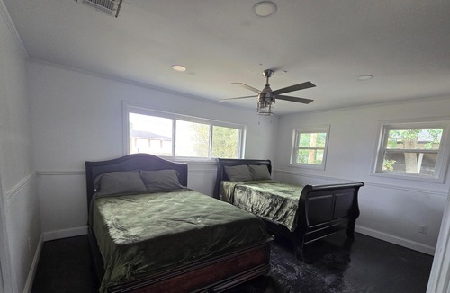 Jennings House | Peaceful 3-bedroom house with AC in charming Jennings