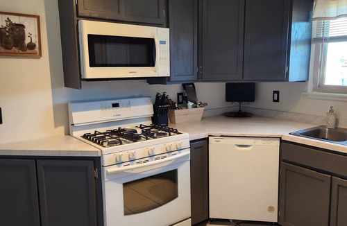 Northeast El Paso House | Peaceful 3-bedroom house with swim spa in welcoming El Paso