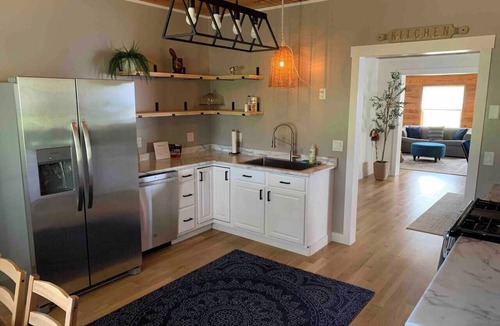 Galt Other | Peaceful 3-bedroom farmhouse in charming Prophetstown