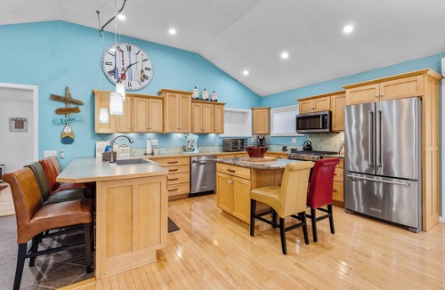 Livonia House | Peaceful 3-bedroom waterfront lakehouse on Conesus Lake.