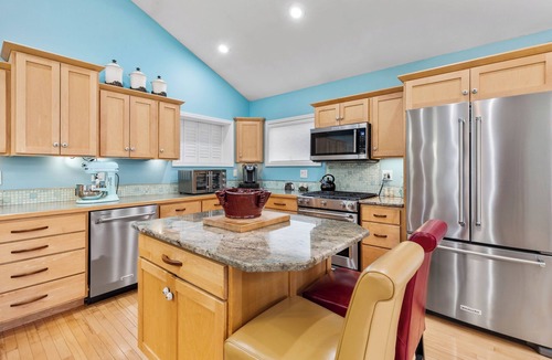 Livonia House | Peaceful 3-bedroom waterfront lakehouse on Conesus Lake.