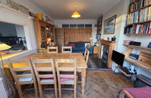 Hatch Lane House | Peaceful 3BDR Retreat by Epping Forest Chingford