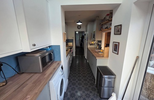 Hatch Lane House | Peaceful 3BDR Retreat by Epping Forest Chingford