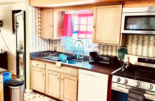Newark House | Peaceful 3Bedroom Home -Near EWR/NYC
