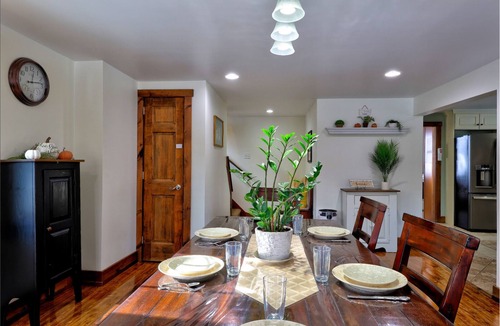 Bernville Cabin | Peaceful 4-bedroom cabin with Hot Tub near Blue Marsh Lake