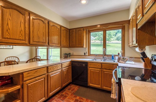 Marion Other | Peaceful 4-bedroom farmhouse near Hungry Mother Park in rural Marion, Virginia