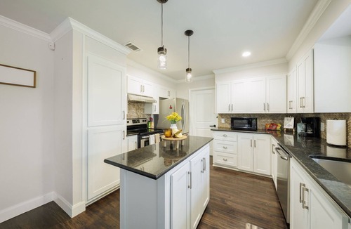 Scofield Farms House | Peaceful 4BDRM Near Domain-Q2 Stadium-10 MIn Away DT Austin