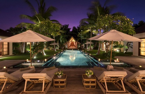 Dyanapura Villa | Peaceful 7BR Villa, 3Min Drive To Petitenget Temple! - W/Private Swimming Pool!
