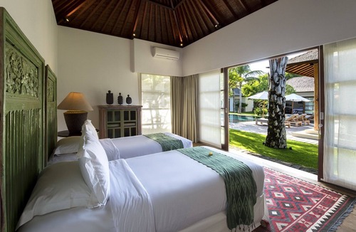 Dyanapura Villa | Peaceful 7BR Villa, 3Min Drive To Petitenget Temple! - W/Private Swimming Pool!