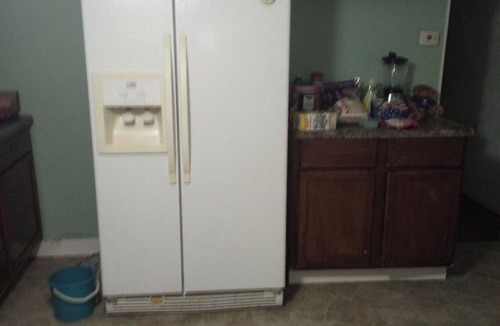 Columbus House | Peaceful A-bedroom mobile home with AC in Columbus
