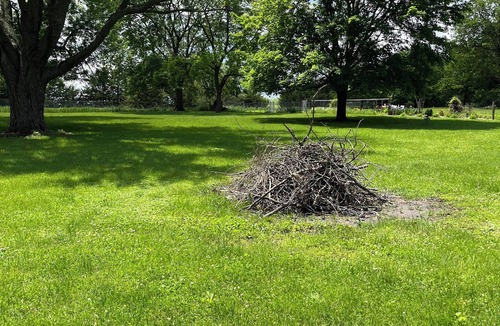 Johnston House | Peaceful acreage by Saylorville Lake