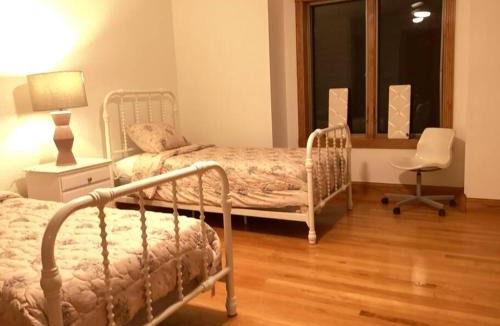 Cumming House | Peaceful Acres Executive Stay