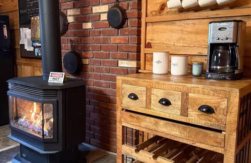 Mayfield Cabin | Peaceful ADK Cabin w/Hot Tub