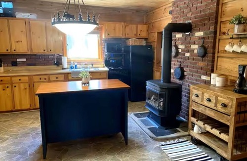 Mayfield Cabin | Peaceful ADK Cabin w/Hot Tub